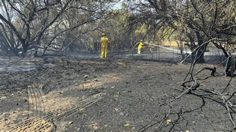 Firefighters extinguish small Maui wildfire that broke out during wind warning